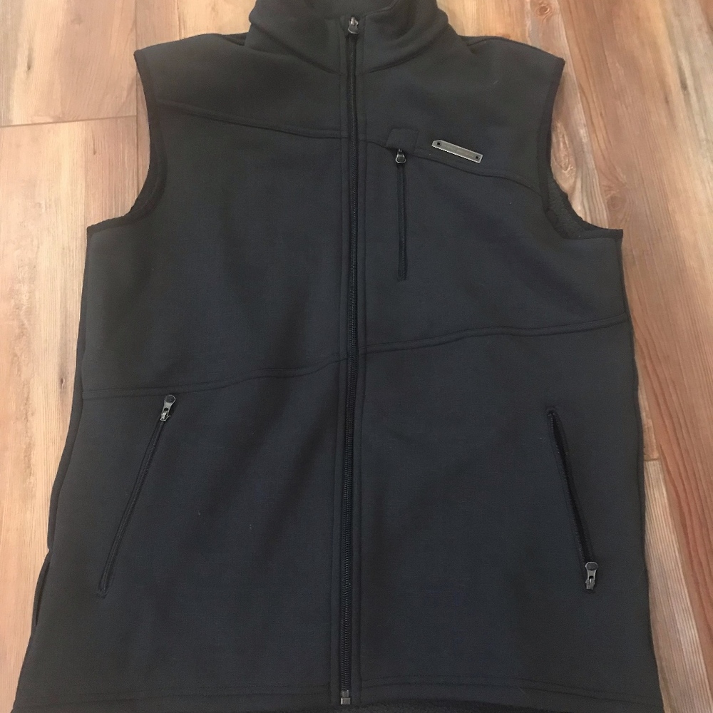 WOMEN'S UNDER ARMOR FLEECE LINED VEST, GREY, MED.